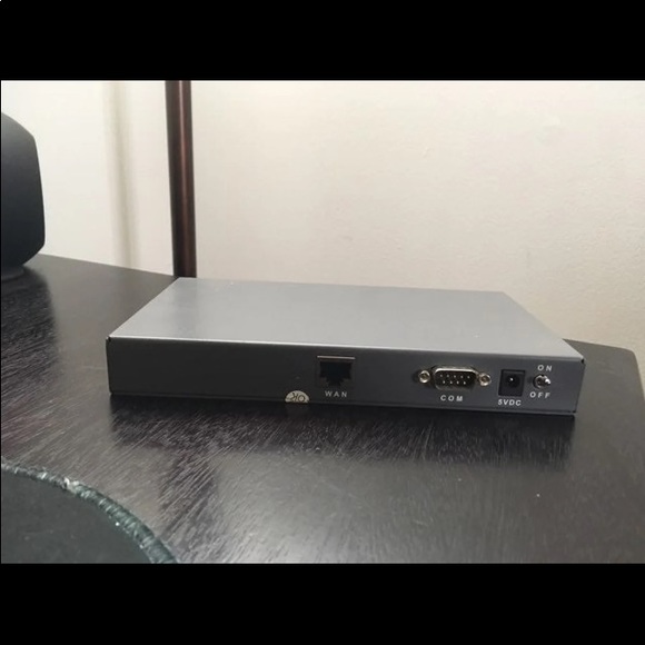 D-Link DI-704 4-Port 10/100 Wired Router with Installation Disc - Picture 7 of 9